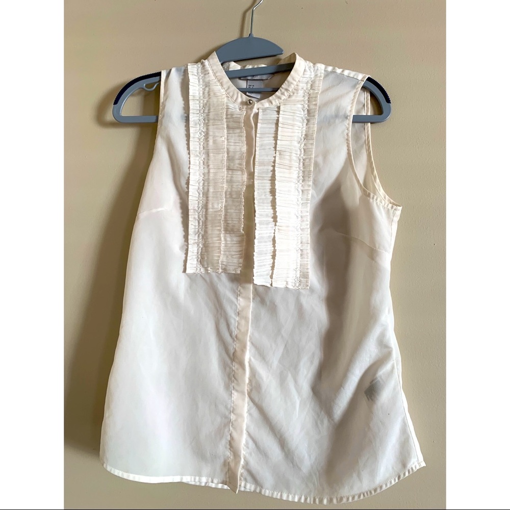 H&M Sleeveless ruffle blouse
